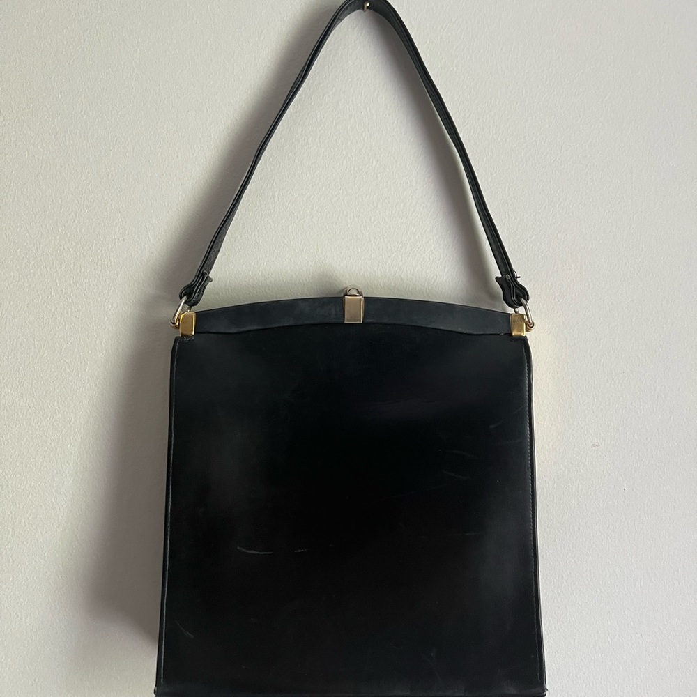 Elegant Black Leather Shoulder Bag